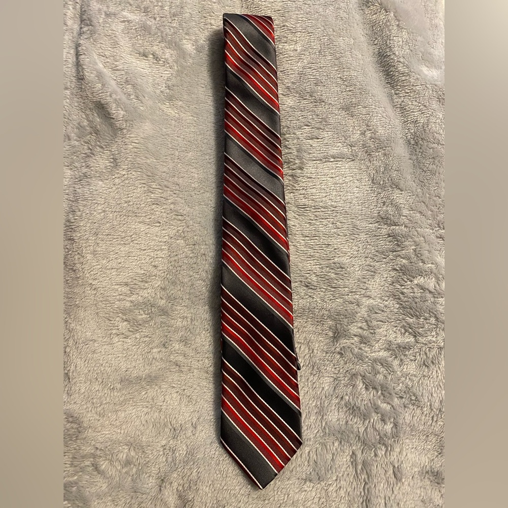 J Ferrar Red & black Men's Tie EUC